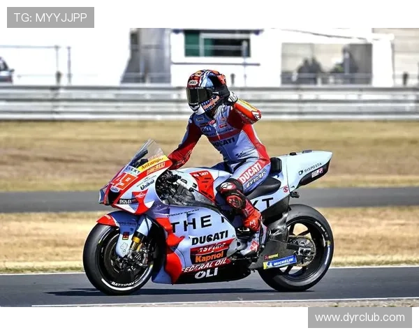 MotoGP赛季焦点升级冠军争夺战再度点燃全场激情盛况再现中 MotoGP赛季焦点升级冠军争夺战再度点燃全场激情盛况再现中