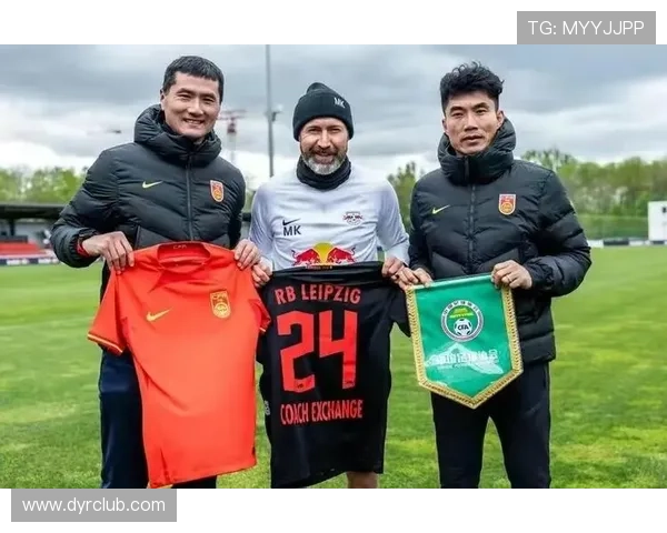 国足备战世预赛关键战役主帅调整阵容引发球迷广泛热议与期待 国足备战世预赛关键战役主帅调整阵容引发球迷广泛热议与期待