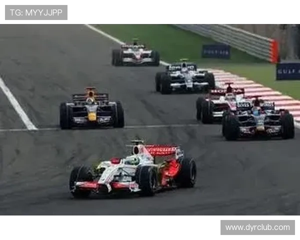 F1赛季精彩纷呈：车手激烈对决与技术革新引领未来发展趋势